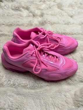 Bright pink Nike air max